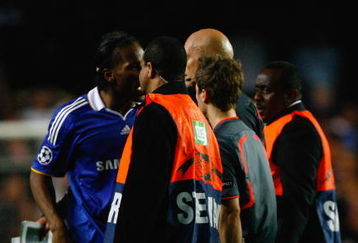 LONDON, ENGLAND - MAY 06:  Didier Drogba of Chelsea argues with the referee after the UEFA Champions League Semi Final Second Leg match between Chelsea and Barcelona at Stamford Bridge on May 6, 2009 in London, England.  (Photo by Clive Rose/Getty Images)