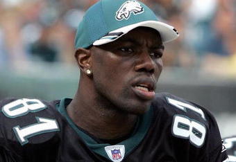 PHILADELPHIA, PA -SEPTEMBER 25: Wide receiver Terrell Owens #81 of the Philadelphia Eagles looks on against the Oakland Raiders during their game on September 25, 2005 at Lincoln Financial Field in Philadelphia, Pennsylvannia.The Eagles defeated the Raiders 23-20.(Photo by Jim McIsaac/Getty Images)                                           
