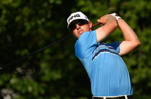 PONTE VEDRA BEACH, FL - MAY 08:  Hunter Mahan hits his tee shot on the fifth hole during the second round of THE PLAYERS Championship on THE PLAYERS Stadium Course at TPC Sawgrass on May 8, 2009 in Ponte Vedra Beach, Florida.  (Photo by Scott Halleran/Getty Images)