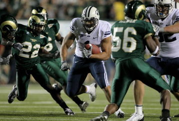FORT COLLINS, CO - NOVEMBER 01:  Fui Vakapuna #1 of the Brigham Young Cougars rushes against the Colorado State Rams at Sonny Lubick Field at Hughes Stadium on November 1, 2008 in Fort Collins, Colorado. BYU defeated CSU 45-42.  (Photo by Doug Pensinger/Getty Images)