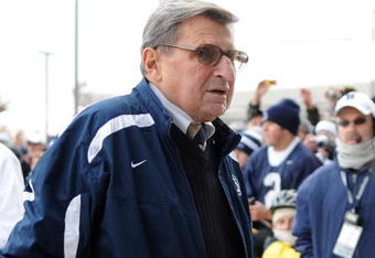 STATE COLLEGE - NOVEMBER 22:  Joe Paterno head coach of the Penn State Nittany Lions walks off the bus prior to the game against the Michigan State Spartans on November 22, 2008 at Beaver Stadium in State College, Pennsylvania.  (Photo by Joe Sargent/Getty Images)