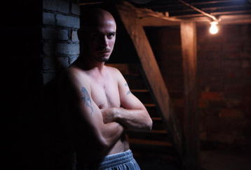 YOUNGSTOWN, OH - JULY 16:  Middleweight boxer Kelly Pavlik poses in the basement of the Southside Boxing Club  on July 16, 2007 in Youngstown, Ohio.  (Photo By Al Bello/Getty Images)