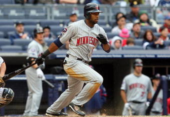 NEW YORK - MAY 17:  Denard Span #2 of the Minnesota Twins bats against the New York Yankees on May 17, 2009 at Yankee Stadium in the Bronx borough of New York City. The Yankees defeated the Twins 3-2 in ten innings.  (Photo by Jim McIsaac/Getty Images)