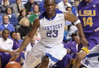 LEXINGTON, KY - FEBRUARY 28:  Jodie Meeks #23 of the Kentucky Wildcats drives to the basket against Garrett Temple #14 of the LSU Tigers during the SEC game at Rupp Arena on February 28, 2009 in Lexington, Kentucky.  (Photo by Andy Lyons/Getty Images)