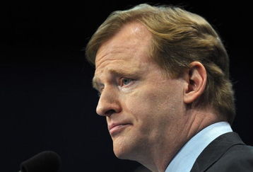 TAMPA, FL - JANUARY 30:  NFL Commissioner Roger Goodell addresses the media at the news conference prior to Super Bowl XLIII on January 30, 2009 at Tampa Convention Center in Tampa, Florida. (Photo by Drew Hallowell/Getty Images)
