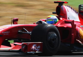 ISTANBUL, TURKEY - JUNE 07:  Felipe Massa of Brazil and Ferrari drives during the Turkish Formula One Grand Prix at Istanbul Park on June 7, 2009, in Istanbul, Turkey.  (Photo by Clive Mason/Getty Images)
