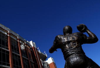 NORMAN, OK - OCTOBER 18:  A statue of former Heisman Trophy winner, Jason White at Oklahoma Memorial Stadium on October 18, 2008 in Norman, Oklahoma.  (Photo by Ronald Martinez/Getty Images)