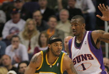 PHOENIX - FEBRUARY 8:  Chris Wilcox #54 of the Seattle SuperSonics posts against Amare' Stoudemire #1 of the Phoenix Suns on February 8, 2008 at US Airways Center in Phoenix, Arizona. NOTE TO USER: User expressly acknowledges and agrees that, by downloading and or using this Photograph, user is consenting to the terms and conditions of the Getty Images License Agreement.(Photo by Domenic Centofanti/Getty Images)