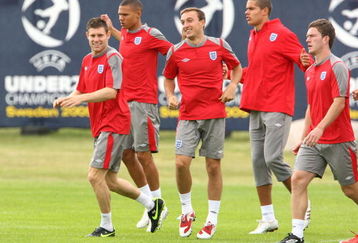 TVAAKER, SWEDEN - JUNE 17:  James Milner, Kieran Gibbs, Mark Noble, Jack Rodwell and Craig Gardner warm up during an England U21 training session ahead of their UEFA European Under-21 Championship group B match against Spain, at Ovrevi on June 17, 2009 in Tvaaker, Sweden.  (Photo by Phil Cole/Getty Images)