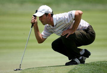 DUBLIN, OH - JUNE 06:  Mike Weir of Canada lines up a putt on the fourth hole during the third round of the Memorial Tournament on June 6, 2009 at the Muirfield Village Golf Club in Dublin, Ohio.  (Photo by Andy Lyons/Getty Images)