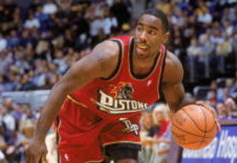 10 Dec 2000:  Mateen Cleaves #24of the Detroit Pistons dribbles the ball during the game against the Los Angeles Lakers at the STAPLES Center in Los Angeles, California. The Lakers defeated the Pistons 112-88.   NOTE TO USER: It is expressly understood that the only rights Allsport are offering to license in this Photograph are one-time, non-exclusive editorial rights. No advertising or commercial uses of any kind may be made of Allsport photos. User acknowledges that it is aware that Allsport is an editorial sports agency and that NO RELEASES OF ANY TYPE ARE OBTAINED from the subjects contained in the photographs.Mandatory Credit: Donald Miralle  /Allsport