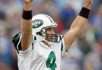 NASHVILLE, TN - NOVEMBER 23:  Quarterback Brett Favre #4 of the New York Jets celebrates on the field during the game against the Tennessee Titans at LP Field on November 23, 2008 in Nashville, Tennessee. (Photo by Kevin C. Cox/Getty Images)