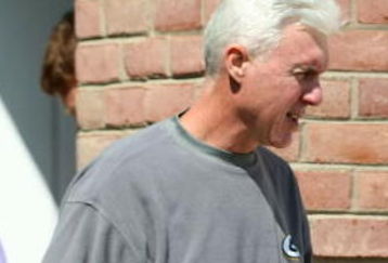 GREEN BAY, WI - AUGUST 05: General Manager Ted Thompson of the Green Bay Packers leaves the home of Brett Favre on August 5, 2008 in Green Bay, Wisconsin. (Photo by Jonathan Daniel/Getty Images)