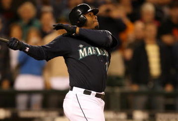 SEATTLE - MAY 22:  Ken Griffey Jr. of the Seattle Mariners bats during the game against the San Francisco Giants on May 22, 2009 in Seattle, Washington. The Mariners defeated the Giants 2-1 in twelve innings. (Photo by Otto Greule Jr/Getty Images)