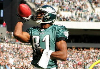 PHILADELPHIA - OCTOBER 23:  Terrell Owens #81 of the Philadelphia Eagles celebrates after he caught a touchdown pass against the San Diego Chargers on October 23, 2005 at Lincoln Financial Field in Philadelphia, Pennsylvania.  (Photo by Ezra Shaw/Getty Images)