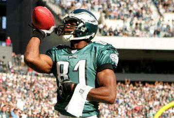 PHILADELPHIA - OCTOBER 23:  Terrell Owens #81 of the Philadelphia Eagles celebrates after he caught a touchdown pass against the San Diego Chargers on October 23, 2005 at Lincoln Financial Field in Philadelphia, Pennsylvania.  (Photo by Ezra Shaw/Getty Images)