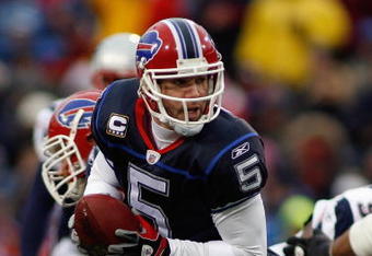 ORCHARD PARK, NY - DECEMBER 28:  Trent Edwards #5 of the Buffalo Bills drops back during the game against the New England Patriots on December 28, 2008 at Ralph Wilson Stadium in Orchard Park, New York. (Photo by Rick Stewart/Getty Images)