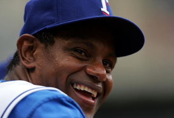 ARLINGTON, TX - MAY 06:  Sammy Sosa #21 of the Texas Rangers during play against the Toronto Blue Jays on May 6, 2007 at Rangers Ballpark in Arlington, Texas.  (Photo by Ronald Martinez/Getty Images)