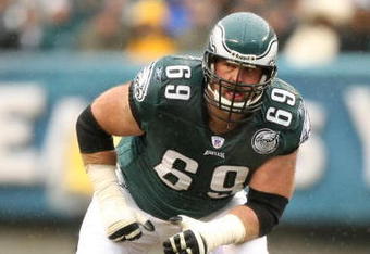 PHILADELPHIA - NOVEMBER 18:  Jon Runyan #69 of the Philadelphia Eagles crouches into position during the NFL game against the Miami Dolphins at Lincoln Financial Field on November 18, 2007 in Philadelphia, Pennsylvania. (Photo by Al Bello/Getty Images)
