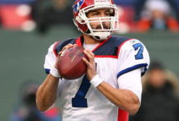 EAST RUTHERFORD, NJ - DECEMBER 14:  JP Losman #7 of The Buffalo Bills drops back to pass against The New York Jets during their game on December 14, 2008 at Giants Stadium in East Rutherford, New Jersey.  (Photo by Al Bello/Getty Images)