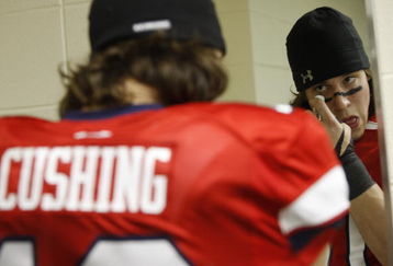 MOBILE, AL - JANUARY 24:  Brian Cushing #10 of the South Team prepares before the game against the North Team during the Under Armour Senior Bowl on January 24, 2009 at Ladd-Peebles Stadium in Mobile, Alabama.  (Photo by Chris Graythen/Getty Images for Under Armour)