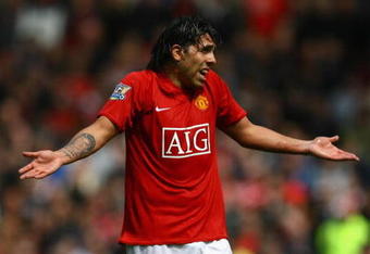 MANCHESTER, ENGLAND - MAY 16:  Carlos Tevez of Manchester United gestures during the Barclays Premier League match between Manchester United and Arsenal at Old Trafford on May 16, 2009 in Manchester, England.  (Photo by Alex Livesey/Getty Images)