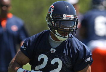 LAKE FOREST, IL - MAY 20: Matt Forte #22 of the Chicago Bears participates during an organized team activity (OTA) practice on May 20, 2009 at Halas Hall in Lake Forest, Illinois. (Photo by Jonathan Daniel/Getty Images)