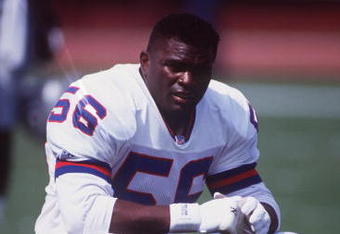 4 SEP 1992:  NEW YORK GIANTS LINEBACKER LAWRENCE TAYLOR RELAXES BEFORE THEIR 13-10 WIN OVER THE LOS ANGELES RAIDERS AT THE LOS ANGELESCOLISEUM IN LOS ANGELES, CALIFORNIA. Mandatory Credit: Ken Levine/ALLSPORT