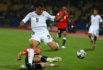 RUSTENBURG, SOUTH AFRICA - JUNE 21:  Charlie Davies of USA battles with Mohamed Aboutrika of Egypt during the FIFA Confederations Cup match between Egypt and USA at Royal Bafokeng Stadium on June 21, 2009 in Rustenburg, South Africa.  (Photo by Jamie McDonald/Getty Images)