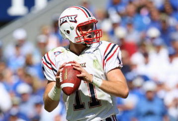 LEXINGTON, KY - SEPTEMBER 29: Quarterback Rusty Smith #11 of the Florida Atlantic Owls looks to pass the ball during the game against the Kentucky Wildcats at Commonwealth Stadium September 29, 2007 in Lexington, Kentucky. (Photo by Andy Lyons/Getty Images)