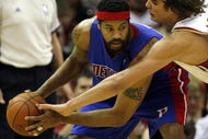 CLEVELAND - APRIL 18: Anderson Varejao #17 of the Cleveland Cavaliers guards Rasheed Wallace (L) #30 of the Detroit Pistons during Game One of the Eastern Conference Quarterfinals during the 2009 NBA Playoffs at Quicken Loans Arena on April 18, 2009 in Cleveland, Ohio. NOTE TO USER: User expressly acknowledges and agrees that, by downloading and or using this photograph, User is consenting to the terms and conditions of the Getty Images License Agreement. (Photo by Matt Sullivan/Getty Images)