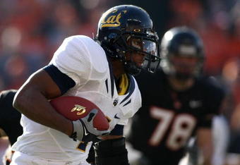 CORVALLIS, OR - NOVEMBER 15:  Jahvid Best #4 of the California Golden Bears runs the ball the Oregon State Beavers at Reser Stadium on November 15, 2008 in Corvalis, Oregon.  (Photo by Jonathan Ferrey/Getty Images)