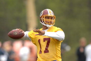 ASHBURN, VA - MAY 1:  Jason Campbell #17 of the Washington Redskins throws a pass during minicamp on May 1, 2009 at Redskins Park in Ashurn, Virginia.   (Photo by Mitchell Layton/Getty Images)