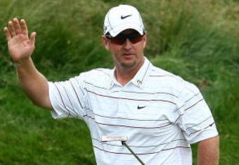 FARMINGDALE, NY - JUNE 22:  David Duval waves to the gallery after a birdie putt on the eighth green during the continuation of the final round of the 109th U.S. Open on the Black Course at Bethpage State Park on June 22, 2009 in Farmingdale, New York.  (Photo by Chris McGrath/Getty Images)