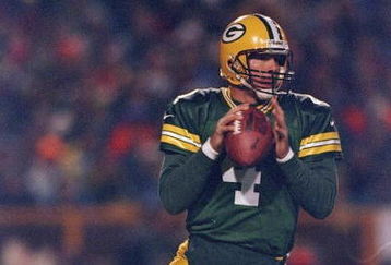 2 Nov 1997:  Quarterback Brett Favre of the Green Bay Packers drops back to pass during the Packers 20-10 win over the Detroit Lions at Lambeau Field in Green Bay, Wisconsin. Mandatory Credit: Todd Warshaw  /Allsport