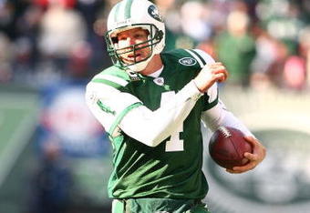 EAST RUTHERFORD, NJ - DECEMBER 14:  Brett Favre #4 of The New York Jets scrambles on a naked bootleg against The Buffalo Bills during their game on December 14, 2008 at Giants Stadium in East Rutherford, New Jersey.  (Photo by Al Bello/Getty Images)
