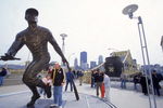 1 Apr 2001: A general view of the Roberto Clemente statue outside of PNC Park in Pittsburgh, Pennsylvania during the game between the New York Mets and the Pittsburgh Pirates. Mandatory Credit: Jamie Squire /Allsport  