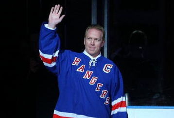 NEW YORK - FEBRUARY 22: Former New York Ranger Brian Leetch attends the ceremony honoring Andy Bathgate and Harry Howell prior to the game between the Toronto Maple Leafs and the New York Rangers on February 22, 2009 at Madison Square Garden in New York City. (Photo by Bruce Bennett/Getty Images)