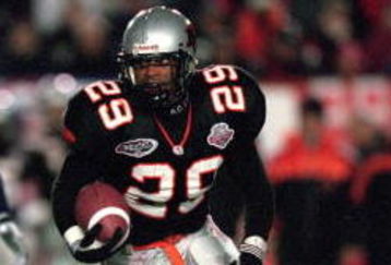 26 Nov 2000:  Robert Drummond #29 of the British Columbia Lions runs with the ball during the Grey Cup 2000 game against the Montreal Alouettes at the McMahon Stadium in Calgary, Alberta, Canada. The Lions defeated the Alouettes 28-26.Mandatory Credit: Craig Klem  /Allsport