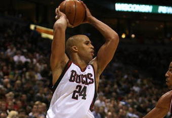 MILWAUKEE - FEBRUARY 18: Richard Jeferson #24 of the Milwaukee Bucks looks to pass against the Chicago Bulls on February 18, 2009 at the Bradley Center in Milwaukee, Wisconsin. The Bulls defeated the Bucks 113-104. NOTE TO USER: User expressly acknowledges and agreees that, by downloading and/or using this Photograph, User is consenting to the terms and conditions of the Getty Images License Agreement. (Photo by Jonathan Daniel/Getty Images)