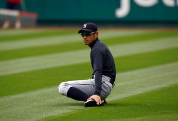 ANAHEIM, CA - MAY 31:  Ichiro Suzuki #51 of the Seattle Mariners warms up prior to the game against the Los Angeles Angels of Anaheim at Angel Stadium on May 31, 2009 in Anaheim, California.  (Photo by Jeff Gross/Getty Images)