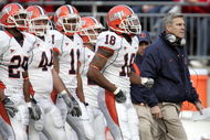 COLUMBUS - NOVEMBER 10:  Head coach Ron Zook (R) of the Illinois Fighting Illini walks with players on the sideline during the first quarter against the Ohio State Buckeyes at Ohio Stadium November 10, 2007 in Columbus, Ohio. Illinois defeated Ohio State 28-21.  (Photo by David Maxwell/Getty Images)