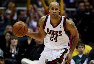 MILWAUKEE - FEBRUARY 09: Richard Jefferson #24 of the Milwaukee Bucks brings the ball upcourt against the Houston Rockets on February 9, 2009 at the Bradley Center in Milwaukee, Wisconsin. The Bucks defeated the Rockets 124-112. NOTE TO USER: User expressly acknowledges and agreees that, by downloading and/or using this Photograph, User is consenting to the terms and conditions of the Getty Images License Agreement. (Photo by Jonathan Daniel/Getty Images)