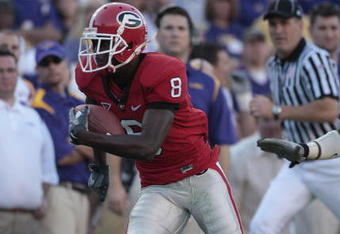 BATON ROUGE, LA - OCTOBER 25:  Wide receiver A.J. Green #8 of the Georgia Bulldogs runs against the LSU Tigers during their football game at Tiger Stadium on October 25, 2008 in Baton Rouge, Louisiana.  (Photo by Dave Martin/Getty Images)