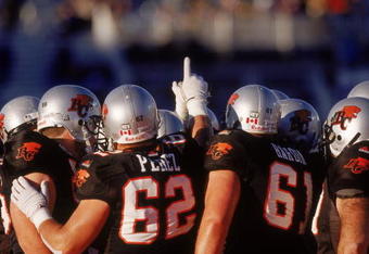 26 Nov 2000:  A general view of the British Columbia Lions team huddling up before the Grey Cup 2000 game against the Montreal Alouettes at the McMahon Stadium in Calgary, Alberta, Canada. The Lions defeated the Alouettes 28-26.Mandatory Credit: Craig Klem  /Allsport