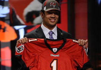 NEW YORK - APRIL 25:  Tampa Bay Buccaneers #17 draft pick Josh Freeman poses for photographers at Radio City Music Hall for the 2009 NFL Draft on April 25, 2009 in New York City  (Photo by Jeff Zelevansky/Getty Images)