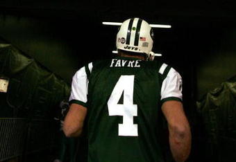 EAST RUTHERFORD, NJ - DECEMBER 28: Brett Favre #4 of The New York Jets leaves the field after losing to The Miami Dolphins 24-17 after their game on December 28, 2008 at Giants Stadium in East Rutherford, New Jersey. (Photo by Al Bello/Getty Images)