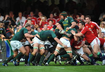 DURBAN, SOUTH AFRICA - JUNE 20:  Victor Matfield controls the maul to set up the try for Heinrich Brussow of South Africa during the First Test match between the South African Springboks and the British and Irish Lions at the Kings Park Stadium on June 20, 2009 in Durban, South Africa.  (Photo by Duif du Toit/Gallo Images/Getty Images)