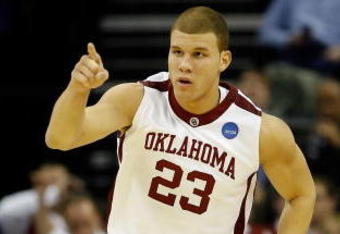 MEMPHIS, TN - MARCH 27:  Blake Griffin #23 of the Oklahoma Sooners points in the second half against the Syracuse Orange during the NCAA Men's Basketball Tournament South Regionals at the FedExForum on March 27, 2009 in Memphis, Tennessee.  (Photo by Joe Murphy/Getty Images)