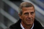 PARIS - NOVEMBER 19:  Oscar Tabarez coach of Uruguay looks on ahead of the International Friendly between France and Uruguay at the Stade de France on November 19, 2008 in Paris, France.  (Photo by Hamish Blair/Getty Images)